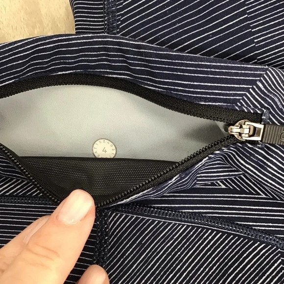 Lululemon Women’s Wunder Under Hi-Rise Full-On Luxtreme Midnight Navy Size 4 - Picture 8 of 8